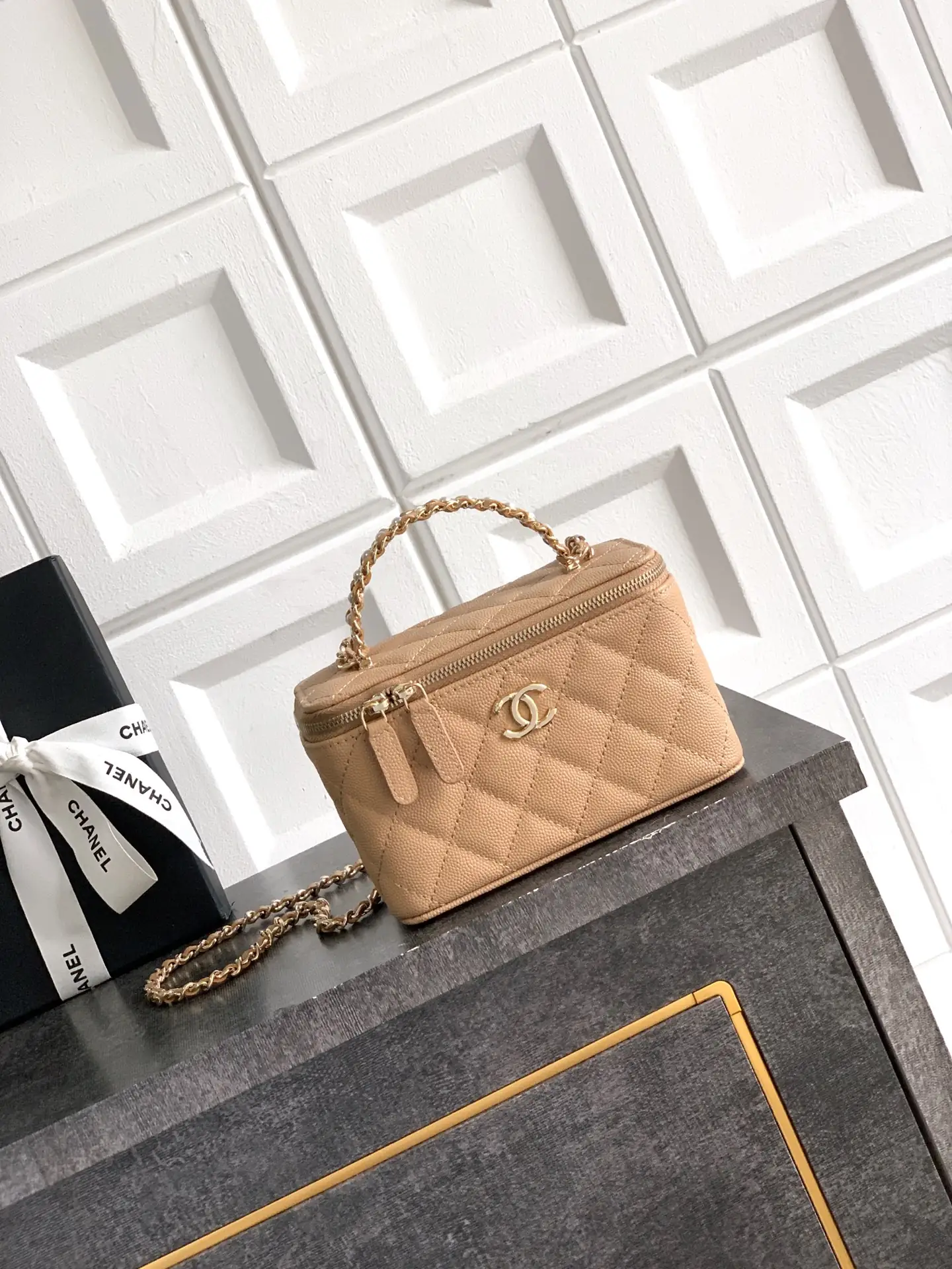 香奈儿26C珍珠柄手提箱包带施华洛世奇钻石标志